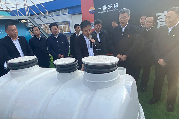 赤峰市党政考察团莅临捕鱼大咖官网
进行参观考察